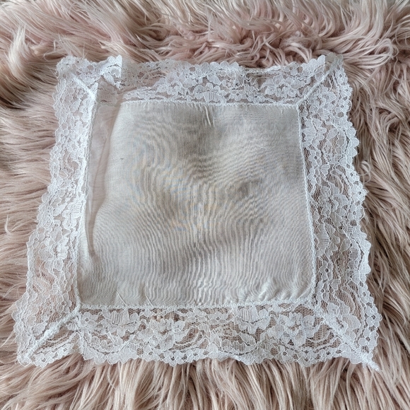 Lot of 5 Vintage Handkerchiefs - Picture 2 of 13